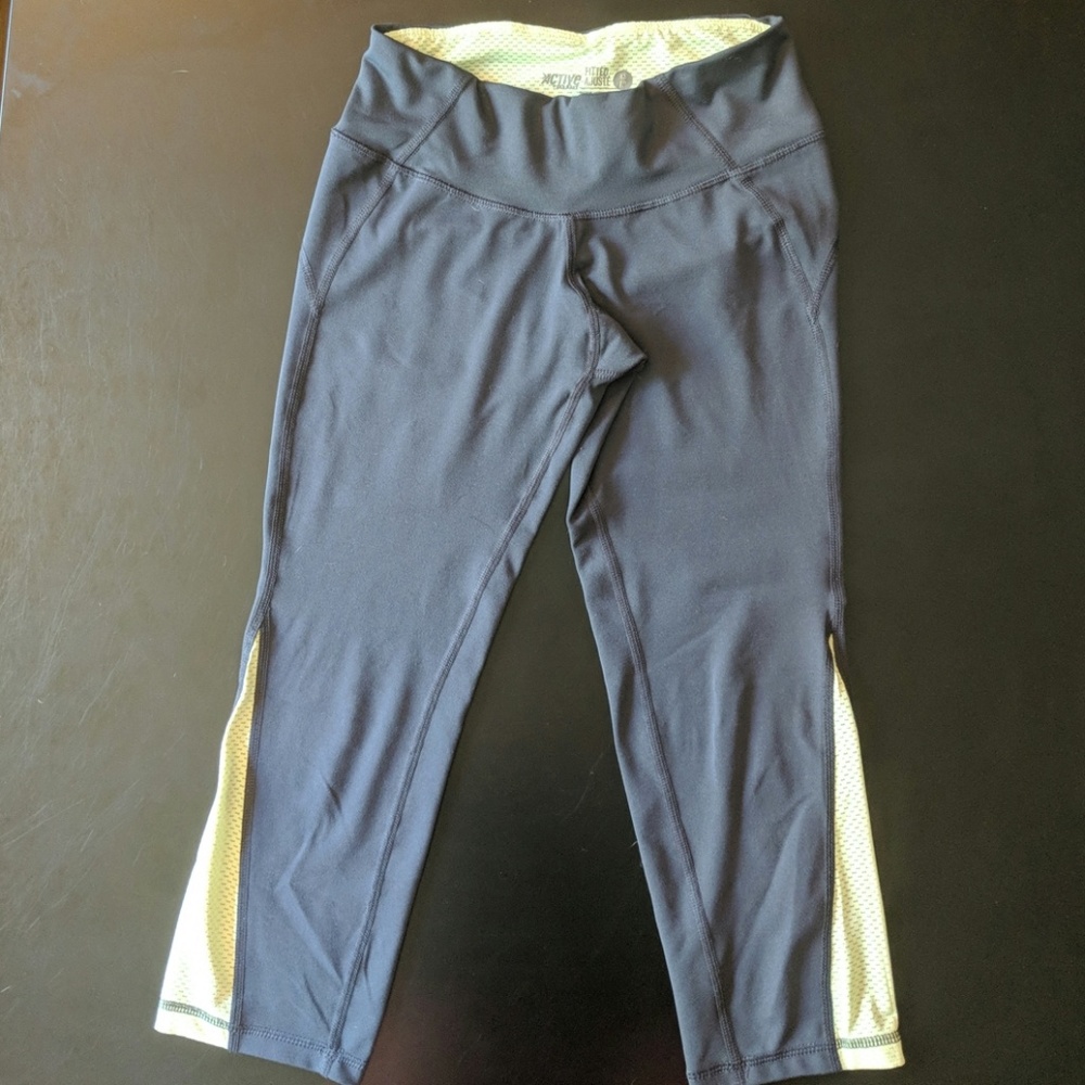 Old Navy Active Cropped Exercise Pants